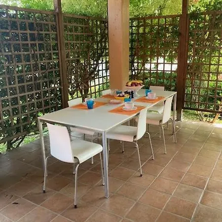 לינה וארוחת בוקר Casa Ivana *