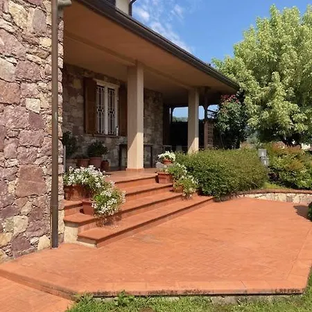 Casa Ivana בורגטו די וארה